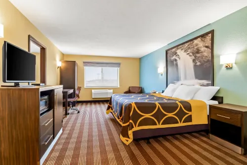 Super 8 by Wyndham Osseo WI