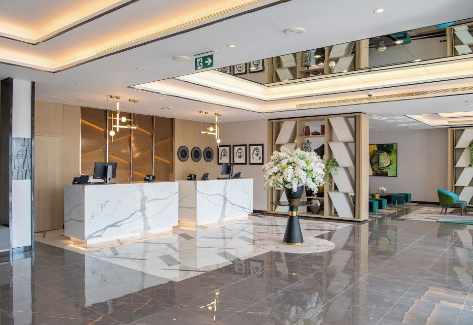 [다막 힐스 2 호텔의 레스토랑에서 제공되는 조식 모습]