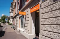 EasyHotel Zürich Limmatplatz Các khách sạn gần St. Josef Church