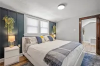 Modern Kitchen and Office Workspace - Stunning Spacious Retreat