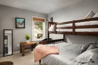 Secluded Mountain Chalet with Million Dollar Views!  Family and Pet Friendly