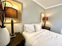 Four-seasons Serenity In The Heart of Oakville Close to Lake Ontario