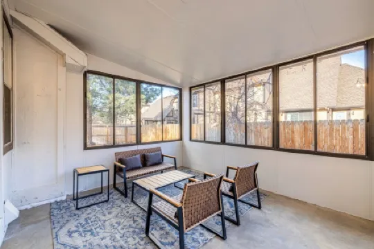 Spacious 4-bedroom house with AC, WiFi in marvelous Aurora