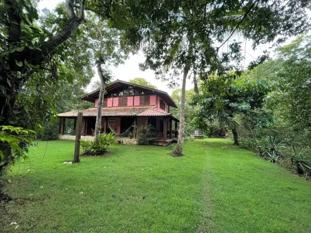 4-bedroom Property in beautiful Cassange Beach with WiFi, AC. Pet-friendly!