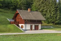 CHALET AJDA, VACATION HOME Hotel di Koprivnik v Bohinju