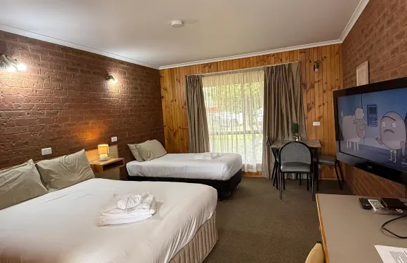 鄉間小路汽車旅館