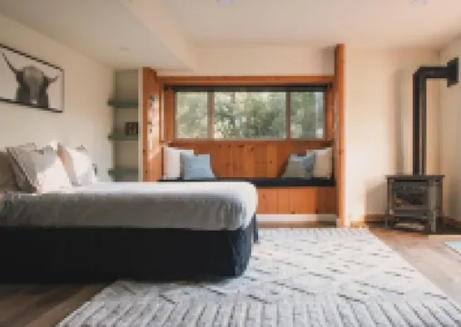 Crestviewhaus:  Amazing Idyllwild Cabin Retreat, stunning views 3BDRM+Loft