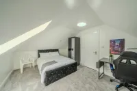 Modern Stay Near City & Park - 1+ Night Stays Hotels in Prestwich