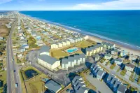 The Endless Wave: Oceanfront Condo, Sunrise View, Pool, 1-mile to Dining & Pier - Gym