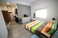 Full Home, by Meta House!