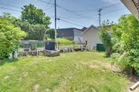 Cozy Iowa Getaway w/ Patio & Fenced-in Yard! - 3-Star