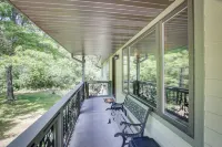 Secluded Wautoma Home w/ Fire Pit! - parking