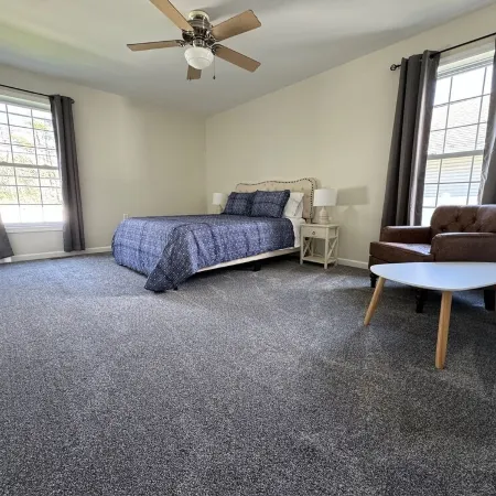 Lion’s Landing - PSU getaway! Everything needed for a fun, hassle-free stay!
