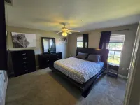 3-bedroom condo in charming Fort Walton Beach with WiFi, AC Hotels in Ocean City