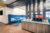 Tru by Hilton Greenville - breakfast