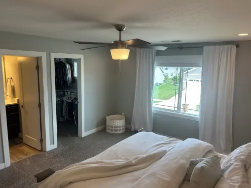 Location, location!  Spacious 4-bedroom house in lovely Grimes with WiFi, AC