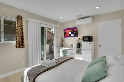 The Emerald Retreat - BRAND NEW !