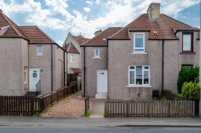 2 Bedroom House-Free Parking Hotels near Elie Beach