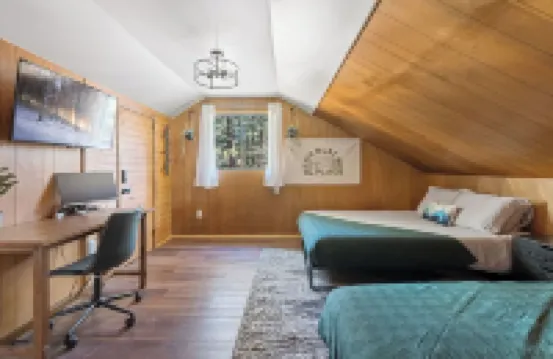 2BR/2BA Cozy Cabin in Big Bear w/Private Fence, Arcade, Spa, Near Forest & Lake