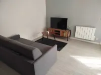 Cosy apartment near Paris Hotels in Bondy