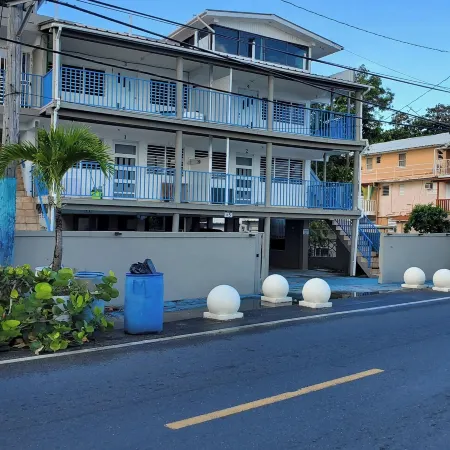 Ocean Dreams Apt # 1, 3 bedroom apartment with AC in charming Vega Baja