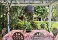 Luxury Lanikai Oceanfront Home! Hotels in Kailua