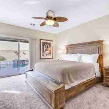 Sonrisa Sunshine-Pool,Spa,Walk to BNP 3BD #066685 Rooms