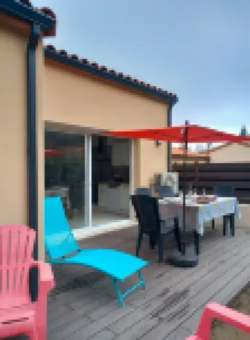 "Bruyère du Canigou", a new single-storey house, 60 m² facing the Canigou mountains 韋爾內萊班酒店