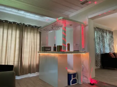 Cozy 3 Bedroom Home near all things Tampa Bay!