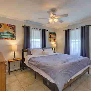 Colorful Retreat Near Disney Rooms