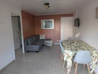 2 steps from the beach!