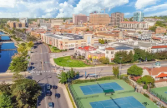 Charming newly Renovated, Pet friendly, Wi-Fi, close to Union Station/Plaza area