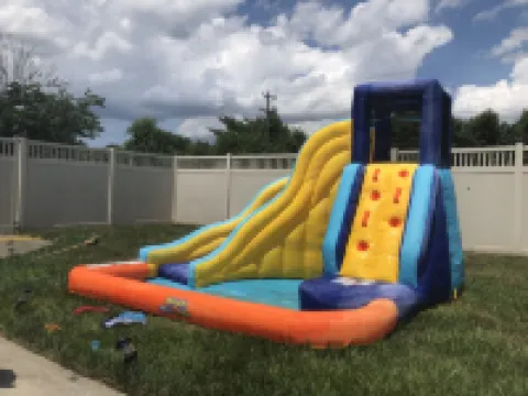 A Concierge VRBO  that provide a full vacation pagué services with  car if need Hotels in Violet Township