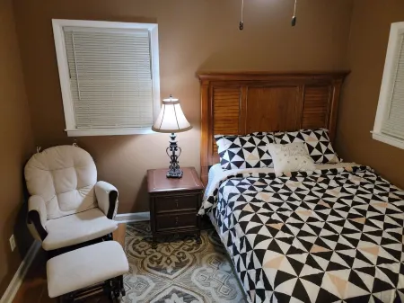 Private House in Atlanta near Emory, VA and CDC Отели в г. Скоттдейл