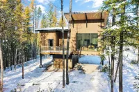 Off Grid Stays - Cabin #1 Hotels near Siyeh Pass