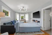 Newly Renovated 2BR Apt Near SU, Zoo, Destiny USA & Downtown