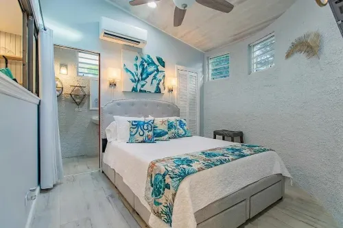 Charming 2-bd condo in lovely Christiansted w/ Beach access, Golf, Pickleball +