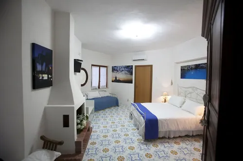 Villa Cancelliere, surrounded by greenery with pool and relaxation