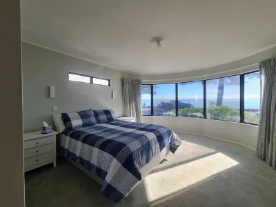 Seaside holiday home in the front row! With panoramic views across Hawke Bay Hotels in Ahuriri