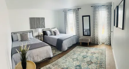 Charming-Relaxing Retreat 10 min to Niagara Falls Отели рядом с достопримечательностью «Парк штата Форт Ниагара»