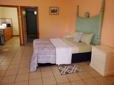 Cozy 1-bedroom apartment with WiFi, AC in enchanting Eau Piquant のホテル
