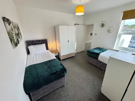 Star Road Home, Central Peterborough Location