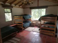 Beautiful 4-bedroom country house in the forest! Wi-Fi, 1.7 acre land Hotels in Sutatausa