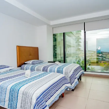 Rooftop Oceanview infinite pool. Poseidon Condo