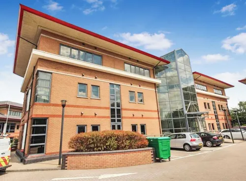 1-Br Apartment next to London Heathrow Airport | 3 Beds | Free Parking