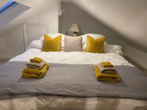 The Hayloft at Walnut Farm, Kingscote, Cotswolds Các khách sạn ở Tetbury