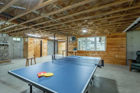 Spacious Lakehouse +Private Dock+Firepit+Kayaks