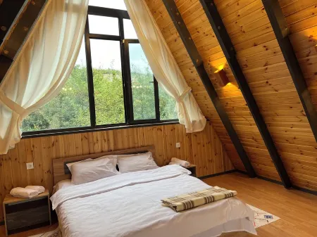 Charming 2-bedroom bungalow with WiFi, AC in serene Qechresh Отели в г. Qechresh