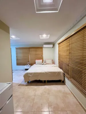 Spacious & Private 7-bedroom Villa with WiFi and AC in Willemstad, Curacao Hotels in Santa Rosa