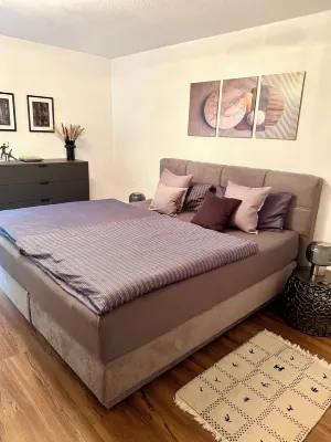 Cozy vacation apartment near the edge of the forest and Franconian lake district 하이데크 호텔